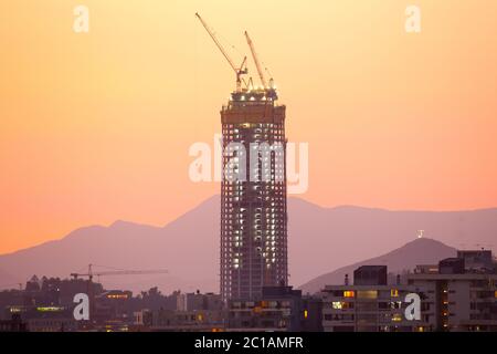 Santiago de Chile, Region Metropolitana, Chile, Südamerika - Bau des Costanera Centers, des höchsten Wolkenkratzers in Süd-am Stockfoto