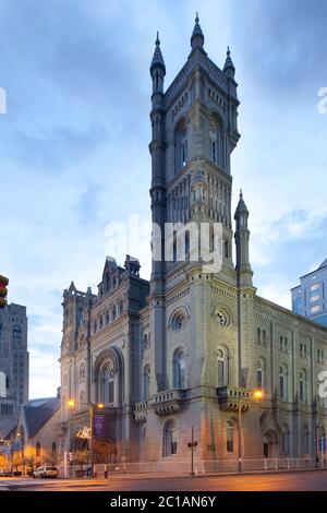 Innenstadt; Philadelphia, Pennsylvania, USA - Freimaurer-Tempel bei Sonnenaufgang. Stockfoto