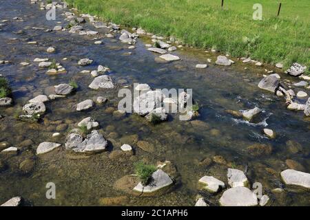 Sihl Fluss in der Nähe des Dorfes Sihlbrugg, Schweiz Stockfoto