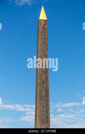 Der Luxor Obelisk ist ein ägyptischer Obelisk, der im Zentrum des Place de la Concorde in Paris, Frankreich, steht. Paris, Frankreich auf O Stockfoto