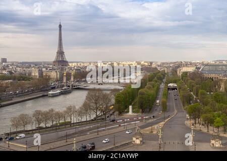 Draufsicht vom Riesenrad Roue de Paris am Place de la Concorde auf der seine und Brücken Stockfoto