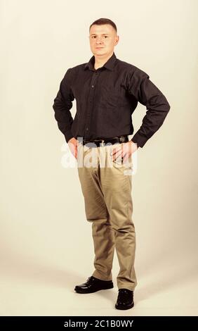Mann mit Business Look. Chef und Mitarbeiter. formellen Partei oder die Besprechung. Geschäftsinhaber. Zuversichtlich Mann. Das moderne Leben. Geschäftsmann. Büroalltag. Multimillionär. Geschäft Inhaber. Geschäftsmann. Stockfoto