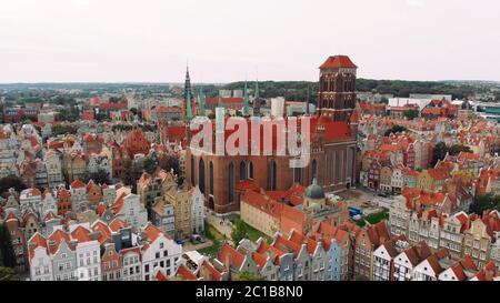 Danzig, Polen 09.15.2019 St. Mary's Church, Danzig Aerial. Hochwertige Fotos Stockfoto