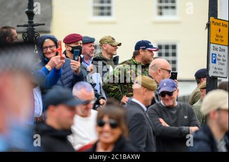 Richmond, North Yorkshire, Großbritannien - 14. Juni 2020: Gegen-Demonstranten bei einem Protest gegen Black Lives Matter in Richmond, North Yorkshire Stockfoto