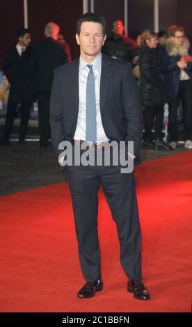 Mark Wahlberg nimmt an der britischen Premiere von Daddy's Home im Vue Leicester Square in London Teil. 9. Dezember 2015 © Paul Treadway Stockfoto