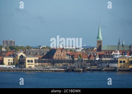 Ansicht von Helsingor oder Elsinore von Öresund, die Meerenge in Dänemark Stockfoto