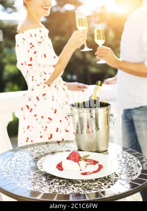 Zu zweit mit Champagner Stockfoto