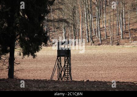 Hoher Sitzplatz für die Jagd Stockfoto