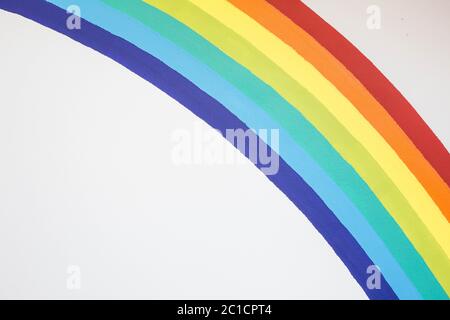 Aus bunten boards Hintergrund in den Farben des Regenbogens. Holz Textur. Bunte Muster. Moderne Zaun Stockfoto