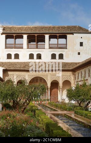 Blick auf den Patio de la Acequia im Palacio del Generalife, Teil der Alhambra Spanien Stockfoto