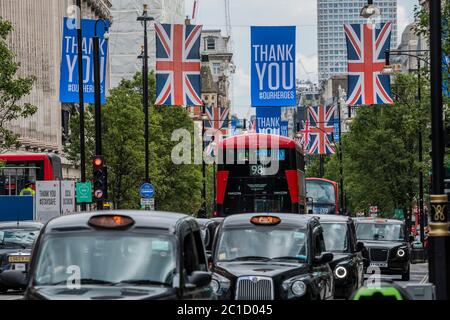 London, Großbritannien. Juni 2020. Oxford Street am ersten Tag dürfen alle Geschäfte nach der Lockerung der Coronavirus (COVID-19) Sperre öffnen. Kredit: Guy Bell/Alamy Live Nachrichten Stockfoto