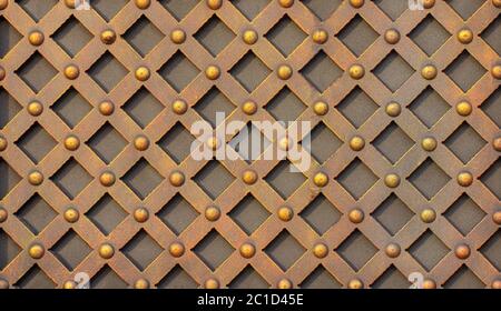 Geschmiedete Blumen aus geschmiedeten Elementen für Metalltore Stockfoto