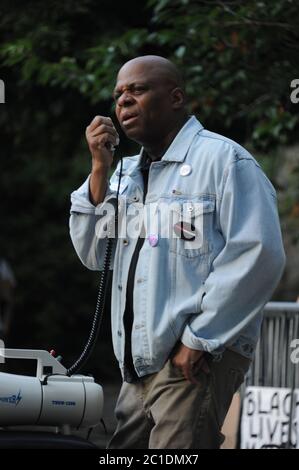 Mahnwache für George Floyd 14. Juni 2020 in Manhattans Upper East Side außerhalb des Gracie Mansion, Residenz des Bürgermeisters Bill de Blasio, in New York City, NYC Stockfoto