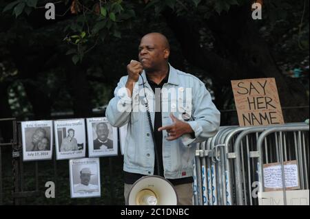 Mahnwache für George Floyd 14. Juni 2020 in Manhattans Upper East Side außerhalb des Gracie Mansion, Residenz des Bürgermeisters Bill de Blasio, in New York City, NYC Stockfoto