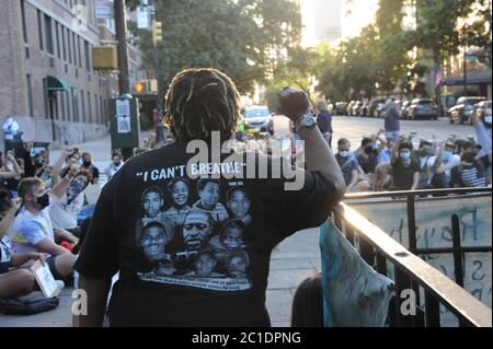 Mahnwache für George Floyd 14. Juni 2020 in Manhattans Upper East Side außerhalb des Gracie Mansion, Residenz des Bürgermeisters Bill de Blasio, in New York City, NYC Stockfoto