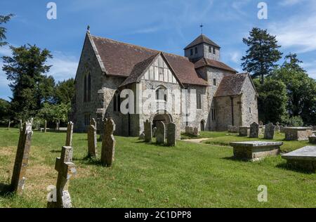 St Mary's Kirche im schönen Dorf Breamore, Hampshire, England, Großbritannien Stockfoto