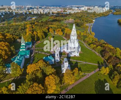 Kirche der Himmelfahrt in Kolomenskoe - Moskau Russland - Luftaufnahme Stockfoto