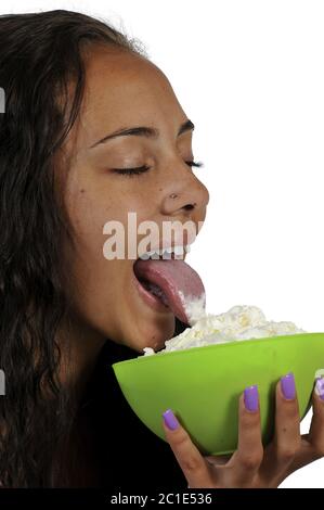 Frau mit Schlagsahne Stockfoto