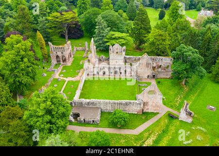 Luftaufnahme der Ruine von Dryburgh Abbey in Dryburgh, Scottish Borders, Schottland Großbritannien Stockfoto