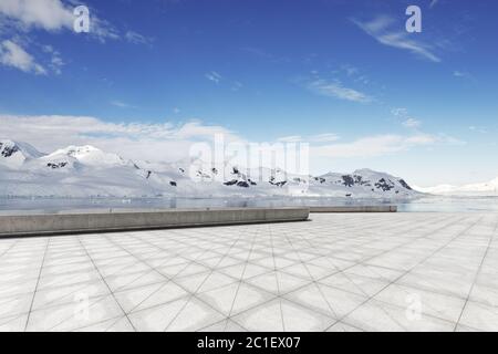 Leerer Ziegelboden mit sonw Berg als Hintergrund Stockfoto