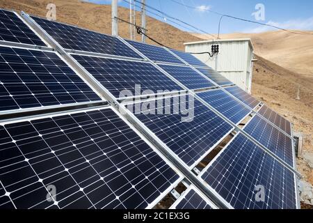 Solar mit Basisstation auf Berg in tibet Stockfoto