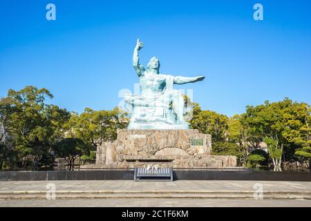 Friedensstatue des Nagasaki Friedensparks in Nagasaki, Japan Stockfoto