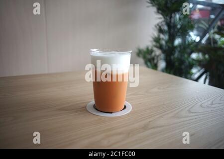 Iced thai Tee in einem Glas Stockfoto