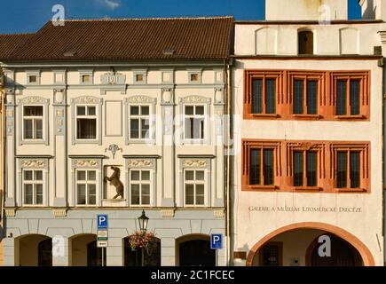 Häuser in Mirove namesti in Litoměřice in Ustecky kraj (Region Ústí nad Labem), Tschechische Republik Stockfoto