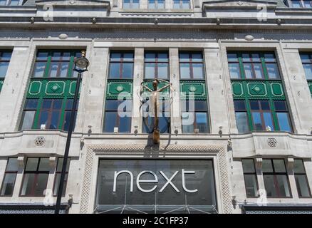 Am nächsten Ladengeschäft an der Oxford Street am Tag. London Stockfoto