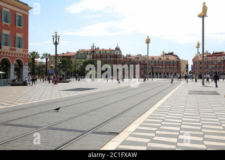 Nizza, Frankreich - 25. Mai 2012: Allgemeine Ansicht der bekannten und bei Touristen sehr beliebt Massena Platz. Es ist der südliche Teil des Massena Squar Stockfoto