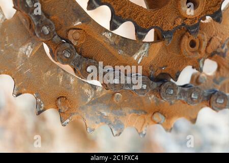 Schlamm schmutzige Ring Kette und Kette in einem Mountainbike Stockfoto