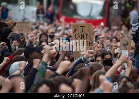 Oxford, Großbritannien, 9. Juni 2020, Großbritannien. Wahlkämpfer von Rhodos muss fallen hielt einen Protest in Oxford. Stockfoto