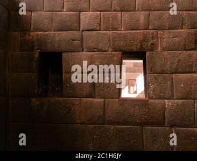 Details von Mauerwerk von Coricancha, berühmter Tempel im Inka-Reich, Cuzco, Peru Stockfoto