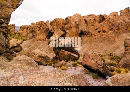 Sandsteinfelsen bei Imata in Salinas und Aguada Blanca National Reservation, Arequipa, Peru Stockfoto