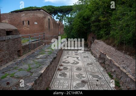 Ostia Antica, Italien. 13/06/2020: Terme delle Province, Parco Archeologico di Ostia Antica - Badekomplex der römischen Provinzen, Archäologischer Park o Stockfoto