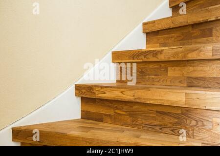 Teil der hölzerne Treppe, in der Nähe der modernen home design Stockfoto