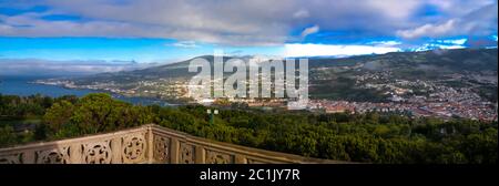 Luftpanorama von Monte Brasil, Terceira, Azoren, Portugal nach Angra do Heroismo Stockfoto