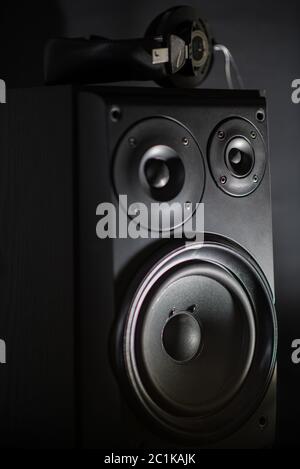 Audio Lautsprecher und Kopfhörer auf der Oberseite Stockfoto