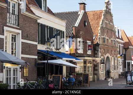 OOTMARSUM, NIEDERLANDE - 31. JULI 2018: Ootmarsum ist eine Stadt in der niederländischen Provinz Overijssel. It Stockfoto