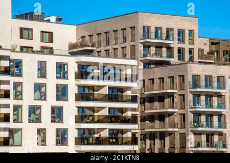 Wohnhäuser in der modernen Hafencity in Hamburg. Stockfoto