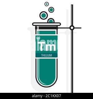 Thuliumsymbol auf dem Etikett in einem grünen Reagenzglas mit Halter. Elementnummer 69 des Periodensystems der Elemente - Chemie Stock Vektor