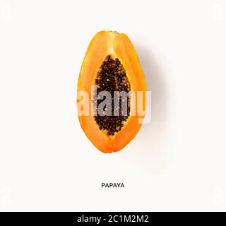 Kreatives Layout aus Papaya-Frucht. Flach liegend. Lebensmittelkonzept. Stockfoto