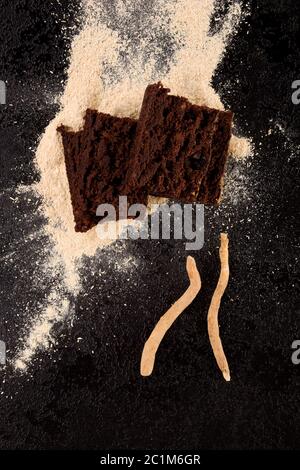 Brownie mit Ashwagandha Ergänzungspulver. Stockfoto