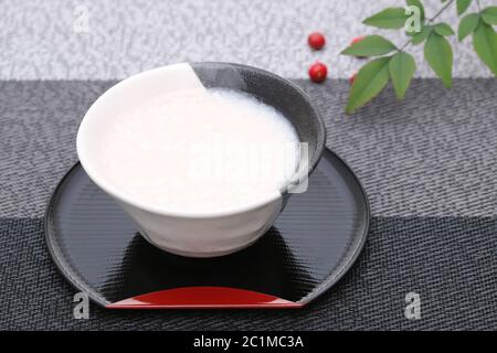 Getränk der Japanischen süße Alkohol aus willen Lees (AMAZAKE) Stockfoto