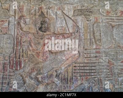 Bas Relief von Rama in der Schlacht von Lanka bei Angkor Wat - Siem Reap, Kambodscha Stockfoto