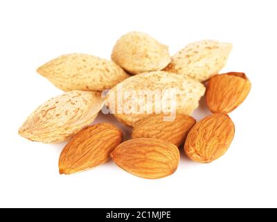 Mandeln Geschält Und Ungeschält Stockfoto