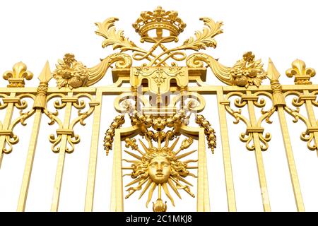Isolierte goldene Tore zum Schloss Versailles. Frankreich Stockfoto