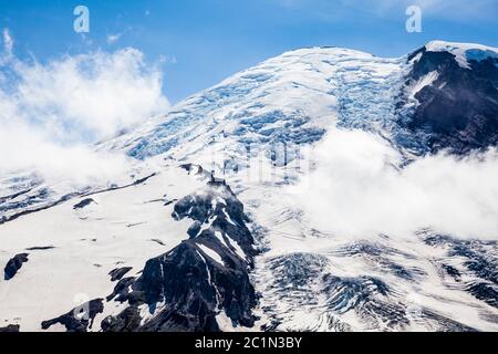 Blick vom 3rd Burroughs Mountain. Blick auf den Winthrop Glacier, Inter Glacier, Emmons Glacier und Steamboat Prow, Mount Rainier National Park, Wash Stockfoto