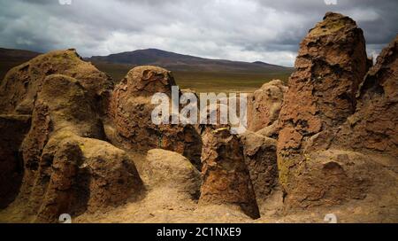 Sandsteinfelsen bei Imata in Salinas und Aguada Blanca National Reservation, Arequipa, Peru Stockfoto