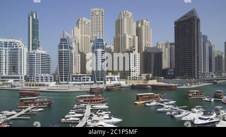 Panorama des Kanals der angesehenen Gegend von Dubai Marina Stockfoto